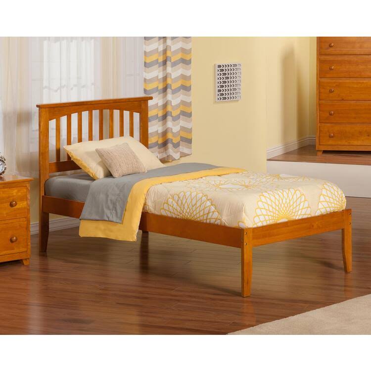 Antique Walnut Full Bed L537