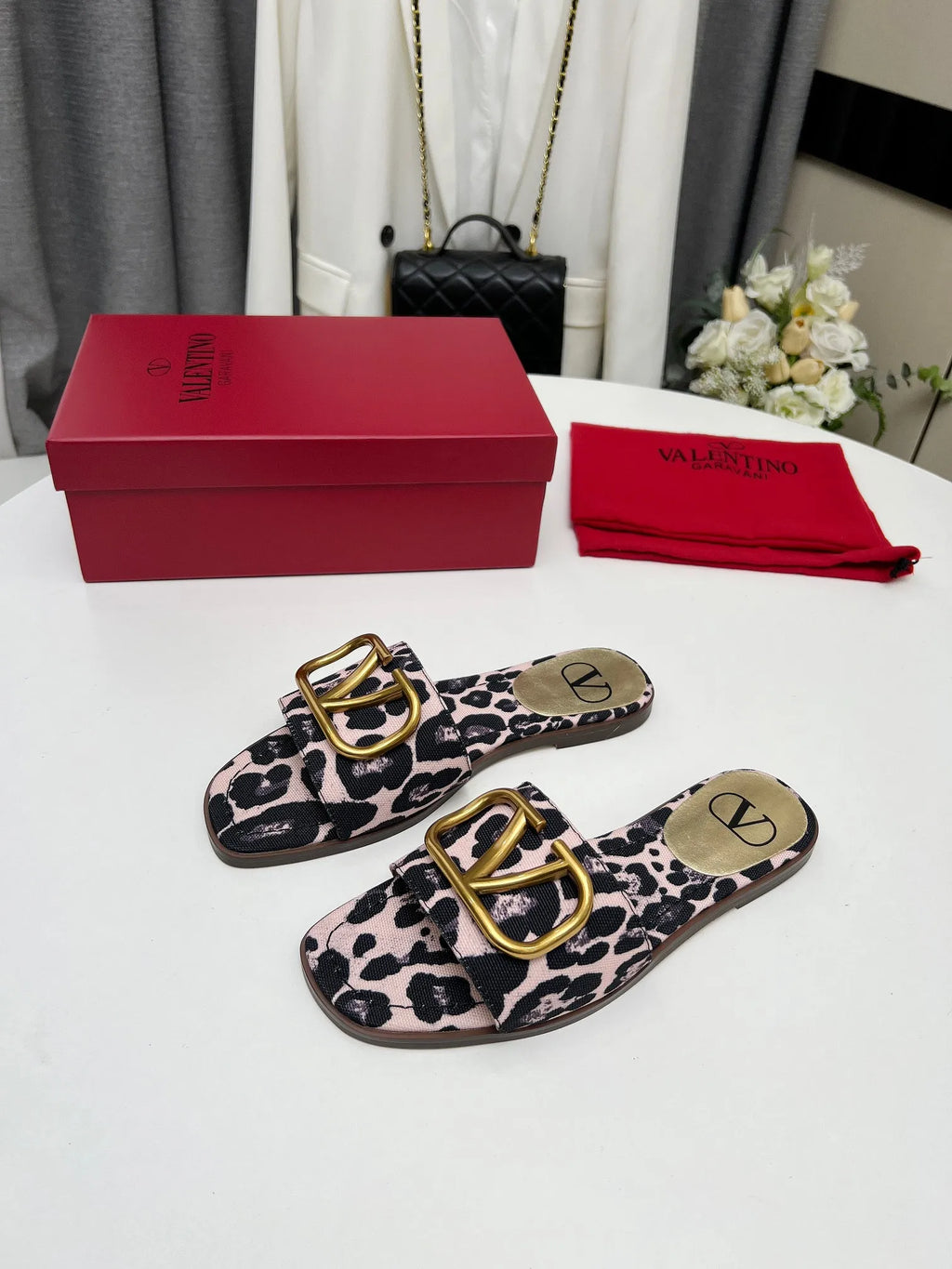 Women Slippers S78669