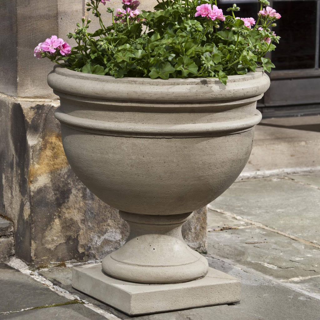 English Moss Urn Y3207