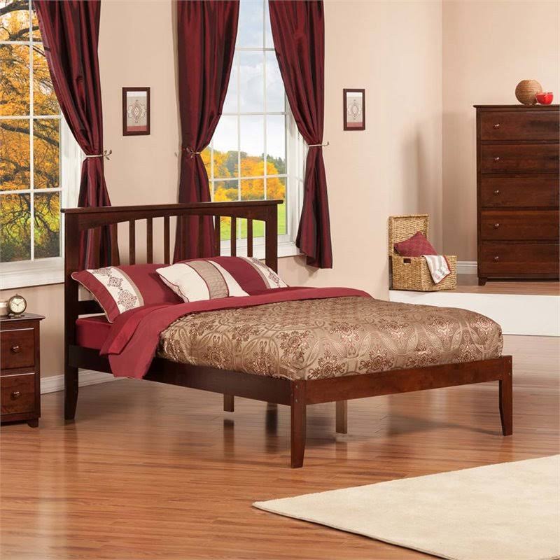 Antique Walnut Full Bed L537