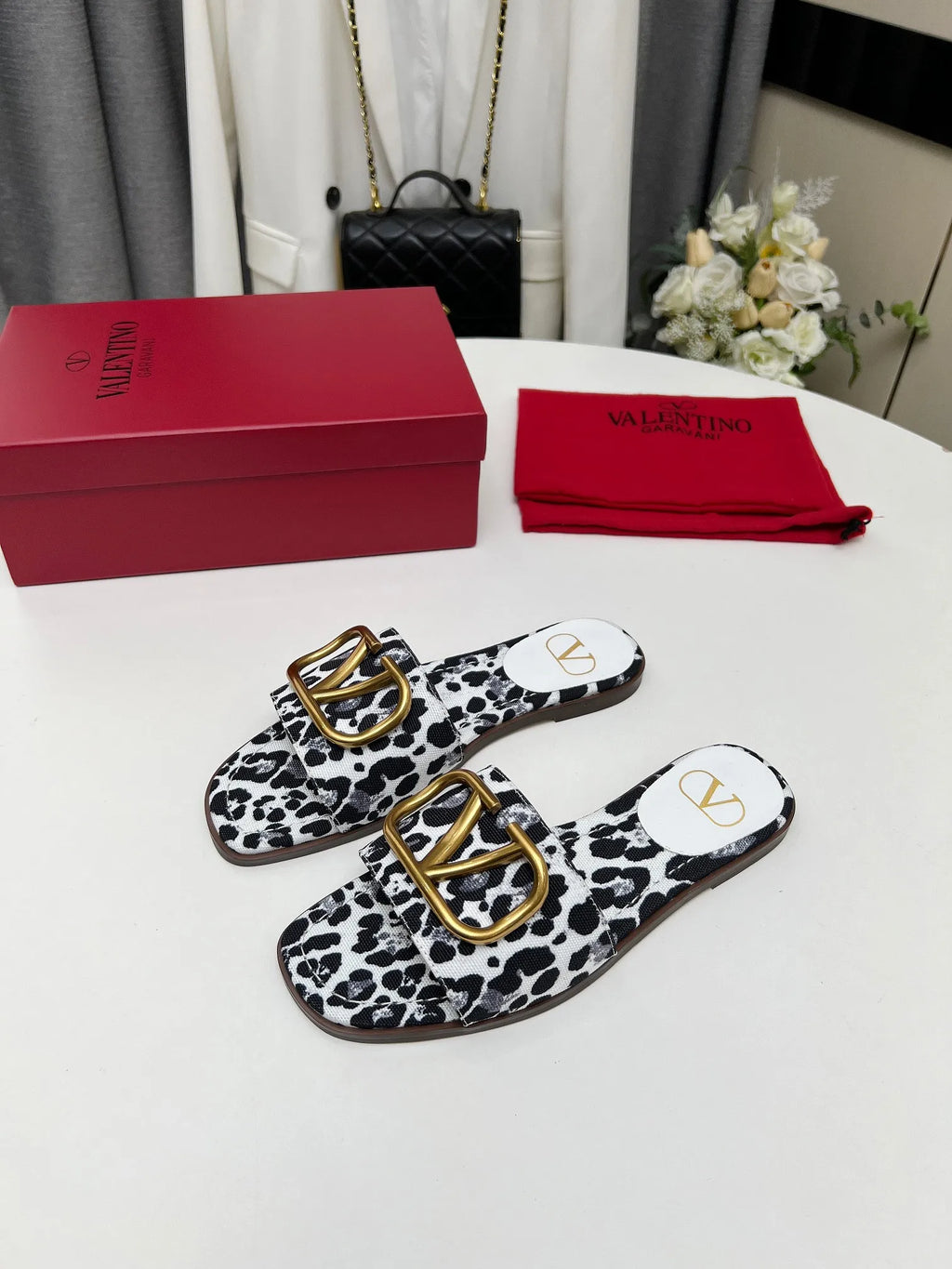 Women Slippers S78669