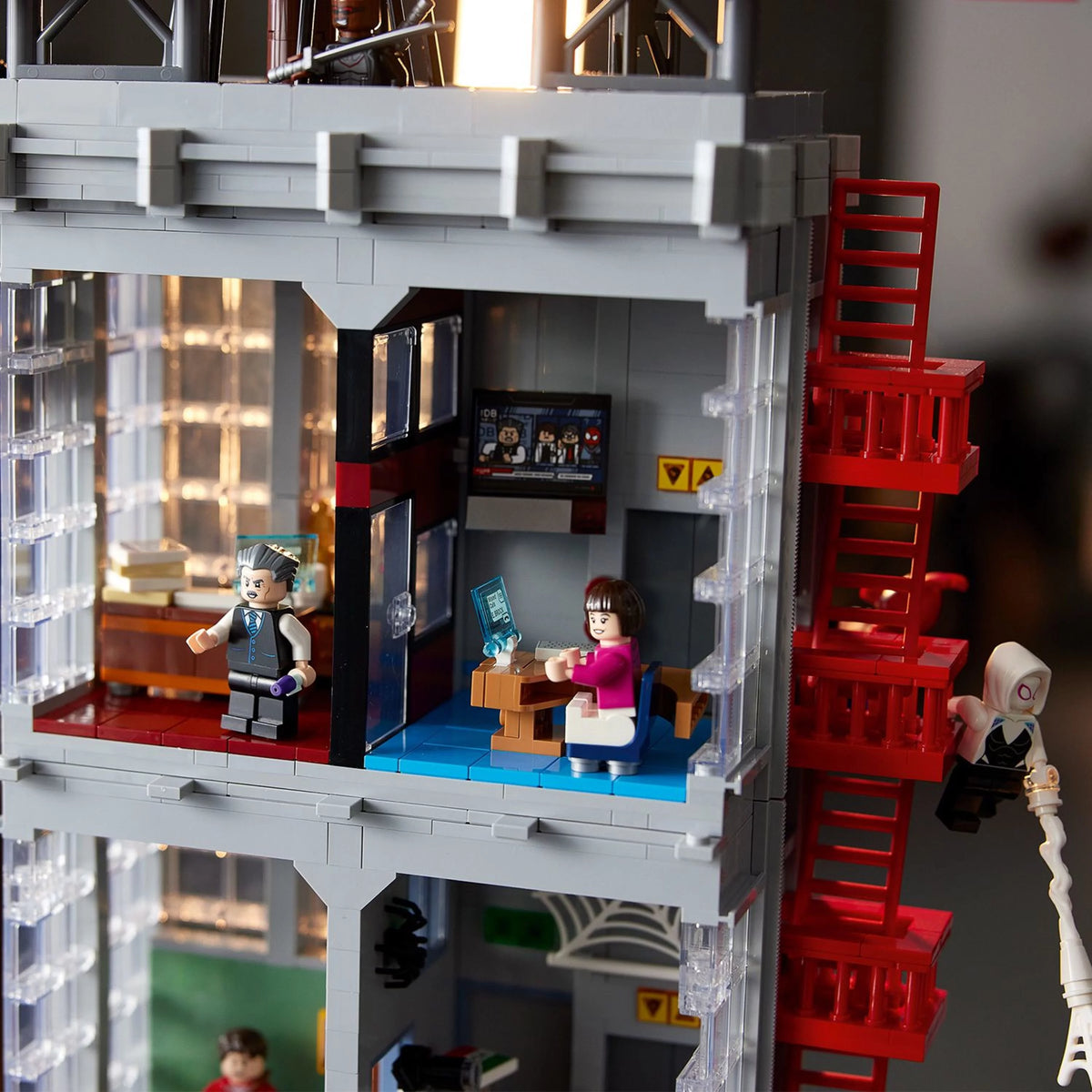 LEGO Marvel Spider-Man Daily Bugle Building Set with 25 Minifigures P526