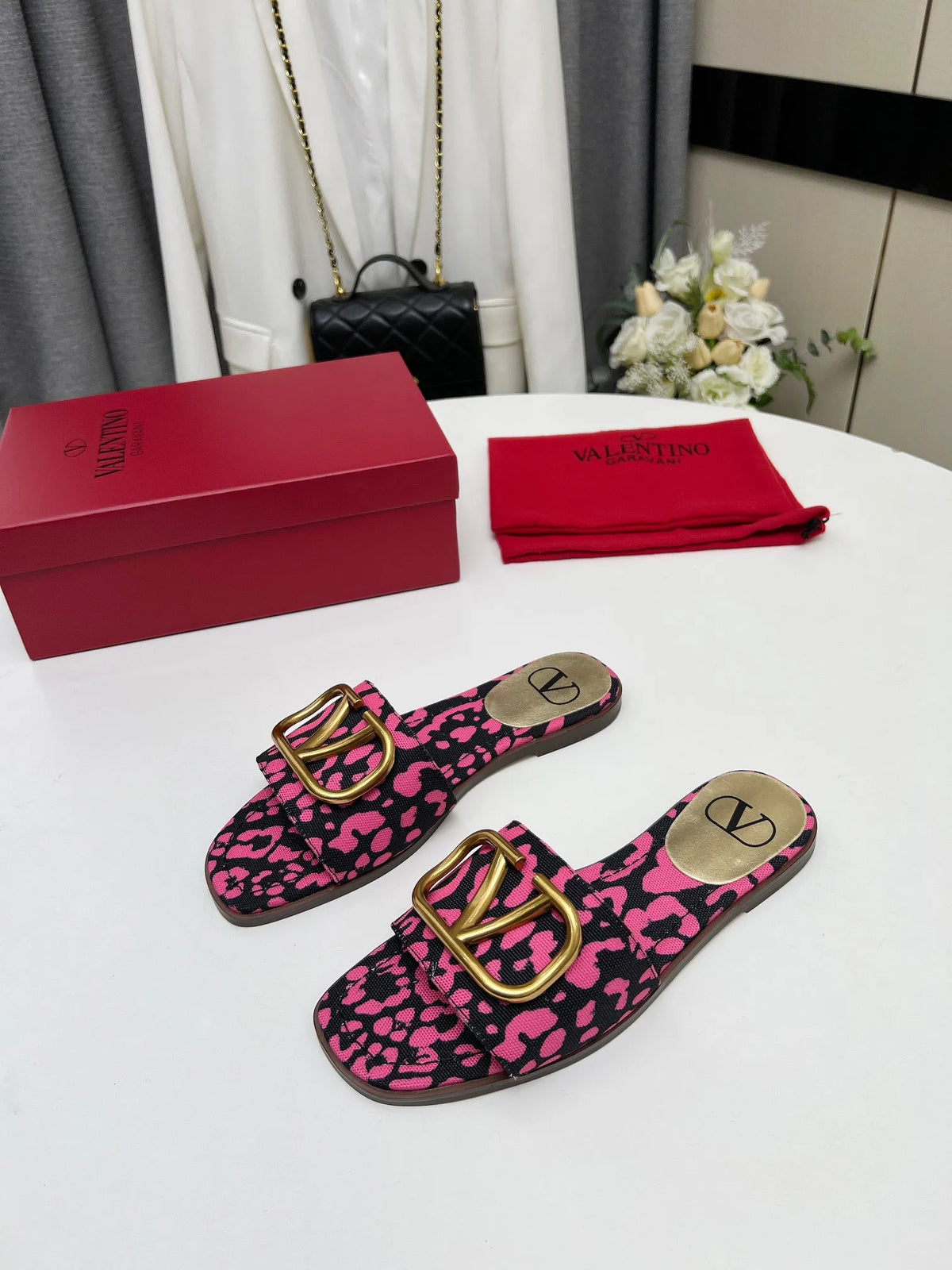 Women Slippers S78669
