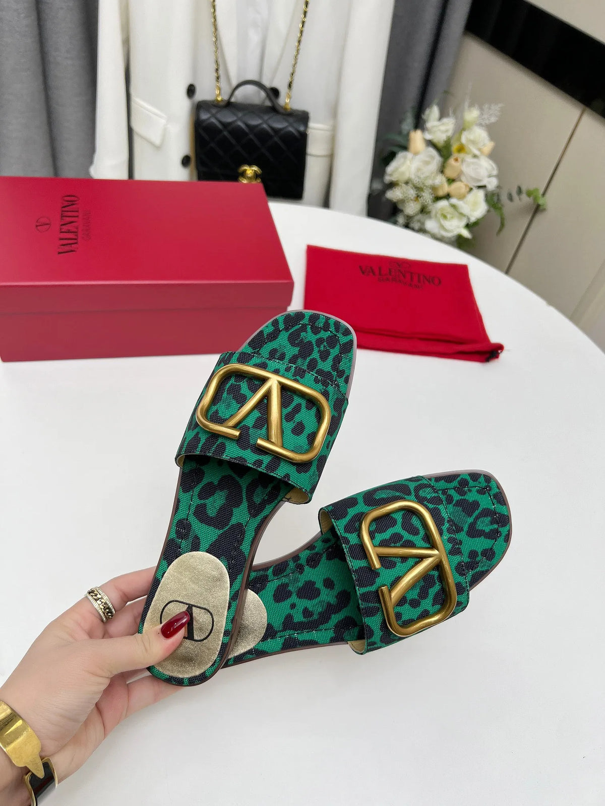 Women Slippers S78669