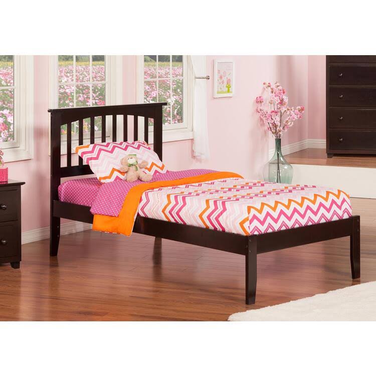 Antique Walnut Full Bed L537