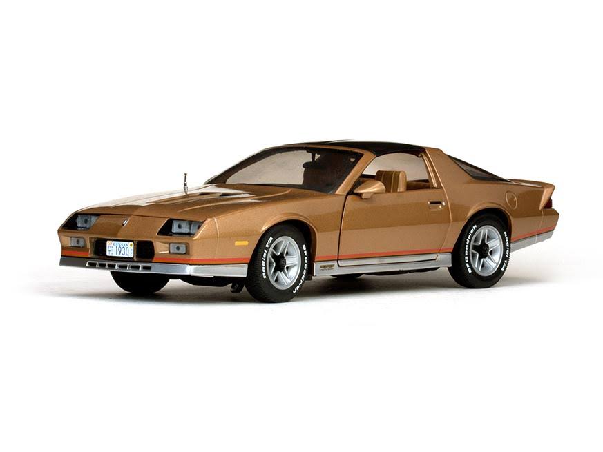 Gold 1/18 Diecast Model Car S214