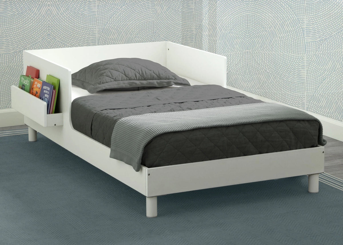 White Toddler Bed with Interchangeable Shelf H903310
