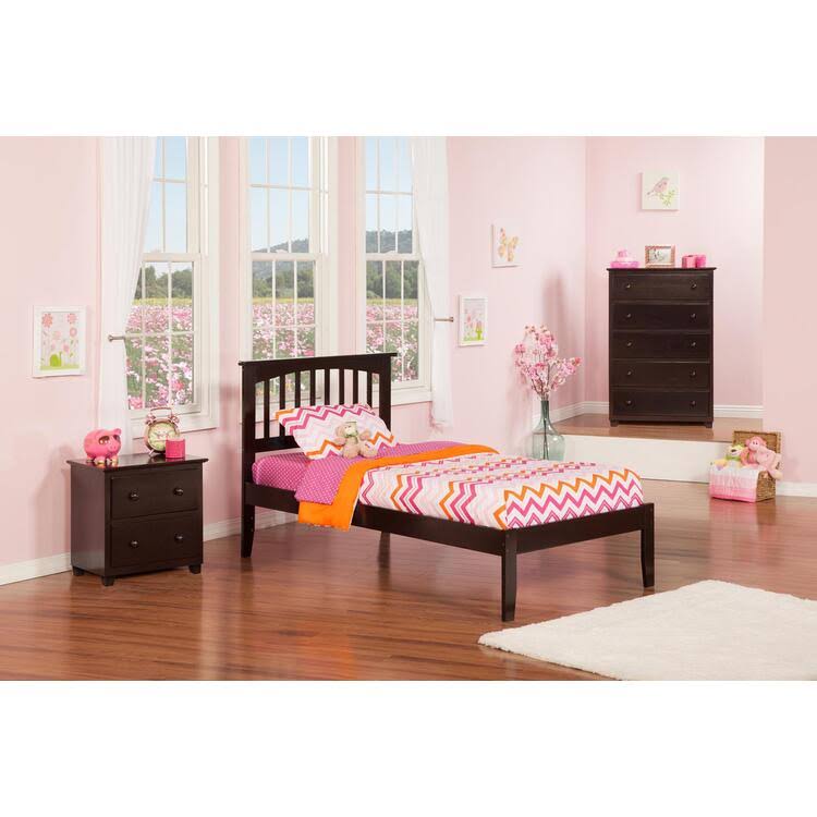 Antique Walnut Full Bed L537