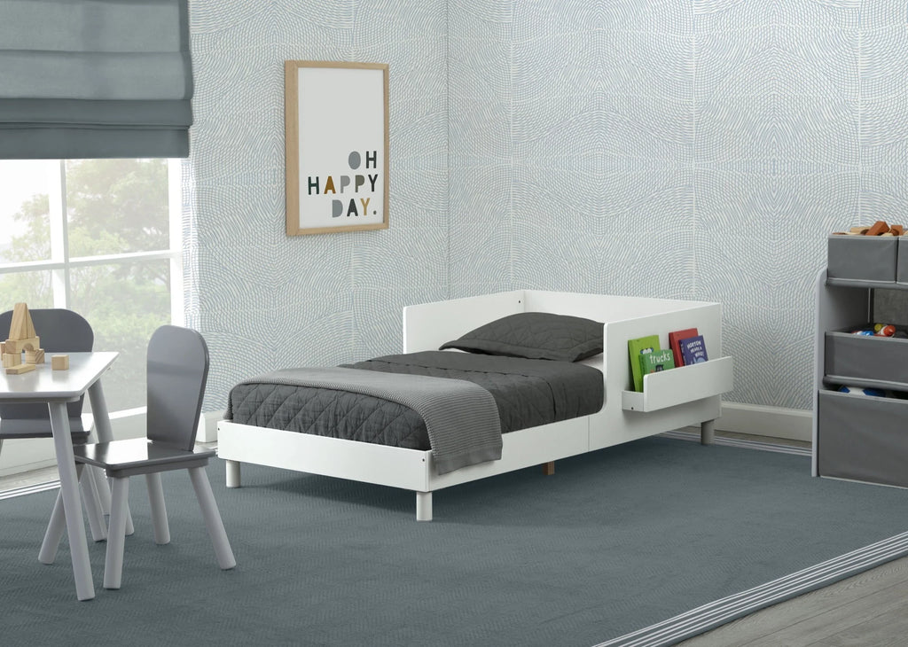 White Toddler Bed with Interchangeable Shelf H903310