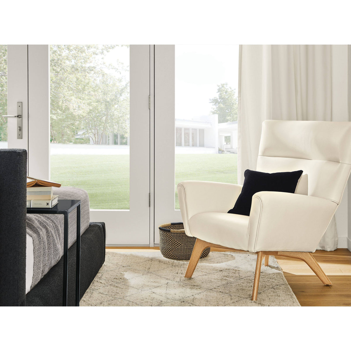 Modern Slim C-Shaped Table L40540