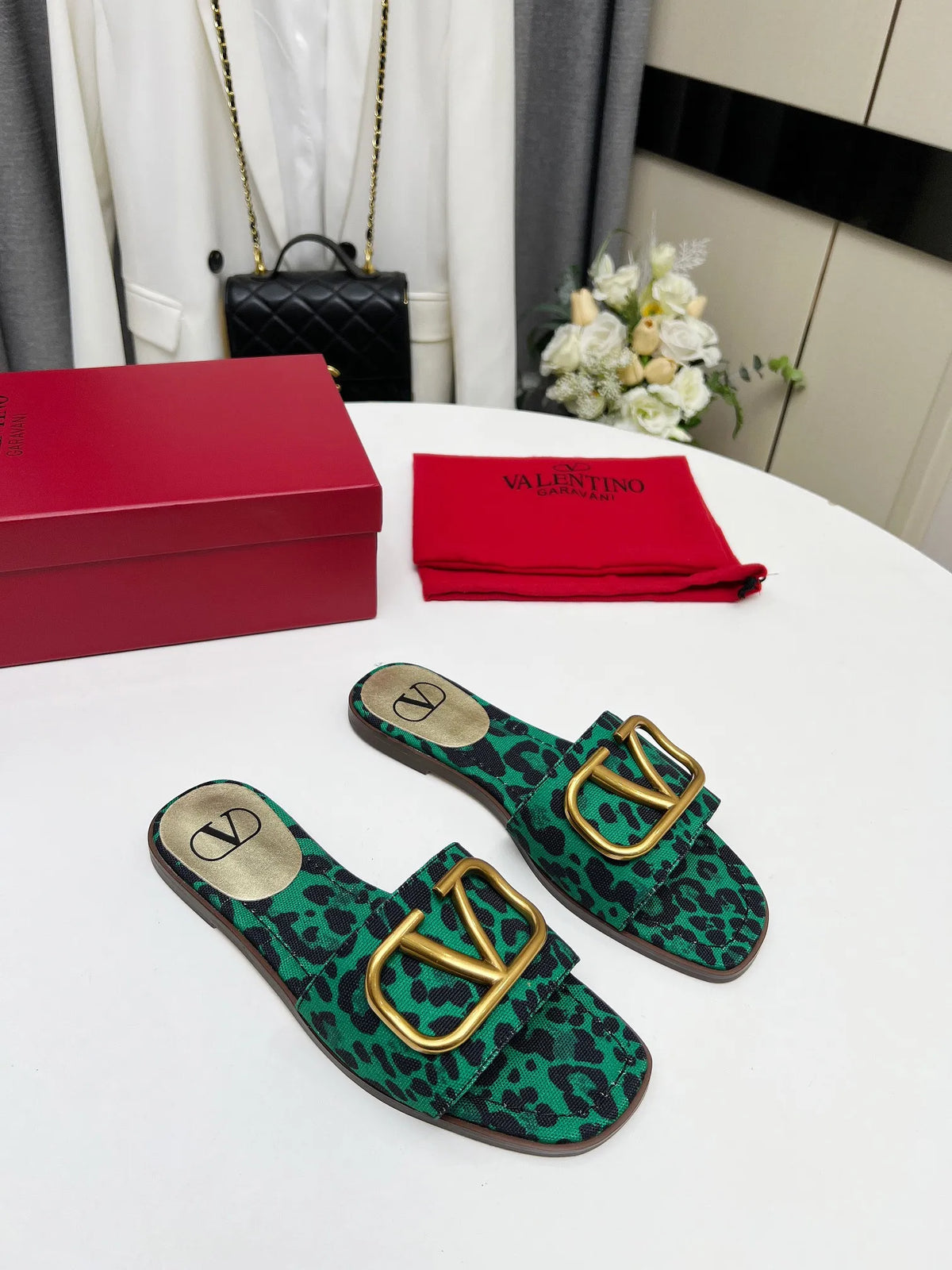 Women Slippers S78669