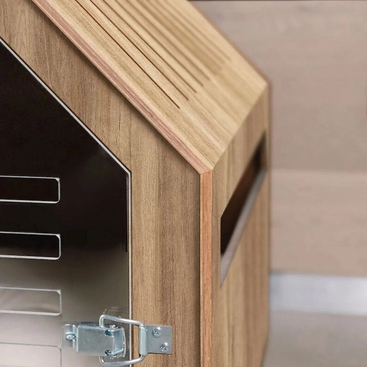Solid Wood Dog House O793721