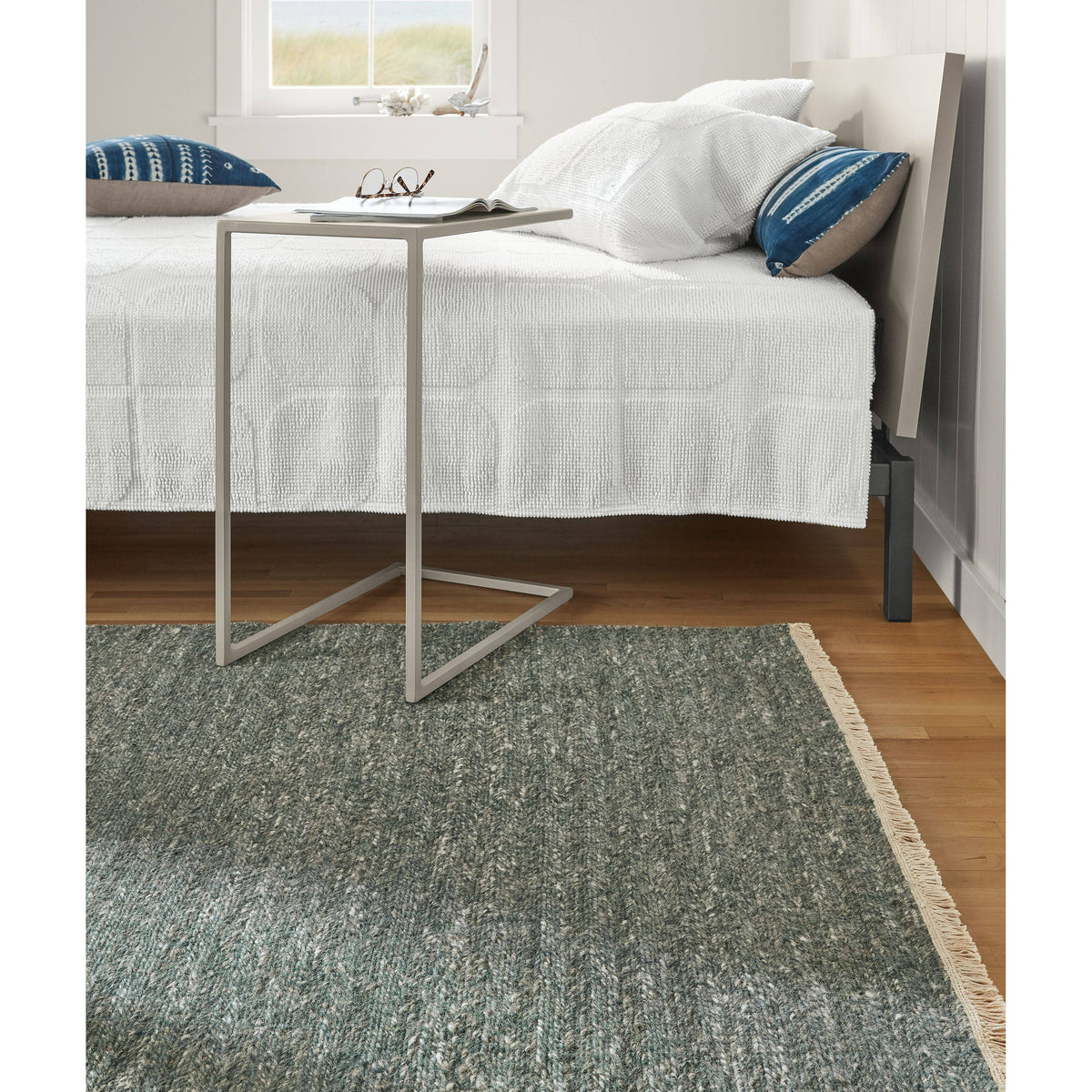 Modern Slim C-Shaped Table L40540