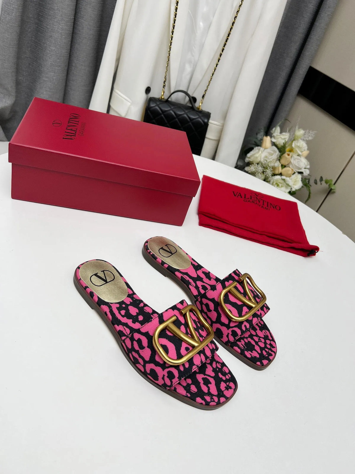 Women Slippers S78669