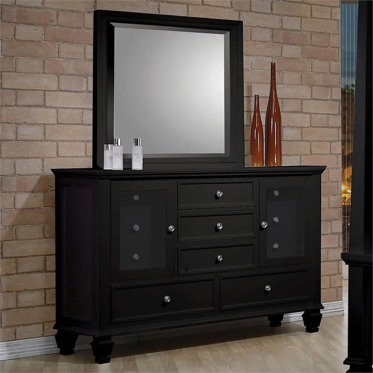 11 Drawer Dresser in Black and Silver W809