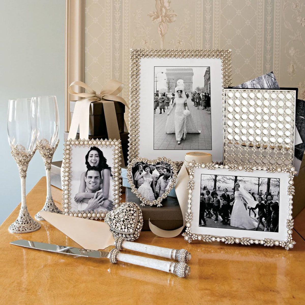 Crystal & Pearl Frame O908