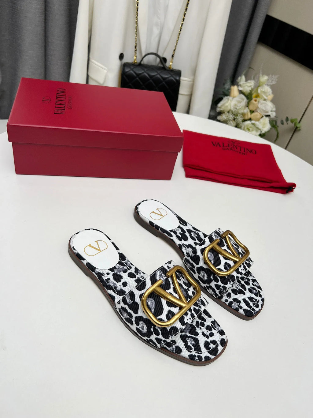 Women Slippers S78669